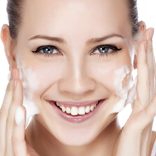 ژل شستشوی صورت برای پوست های خشک و حساس  آی پلاس